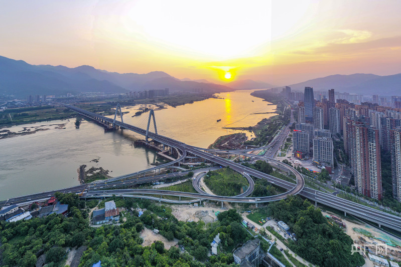 福州閩侯二橋?yàn)闉I江新城添靚麗風(fēng)景